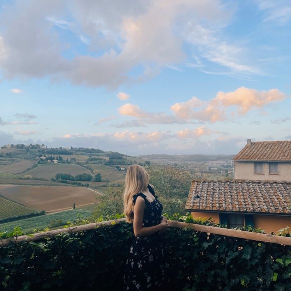 Meet your Posher, Angelina! - Picture 3 of 7